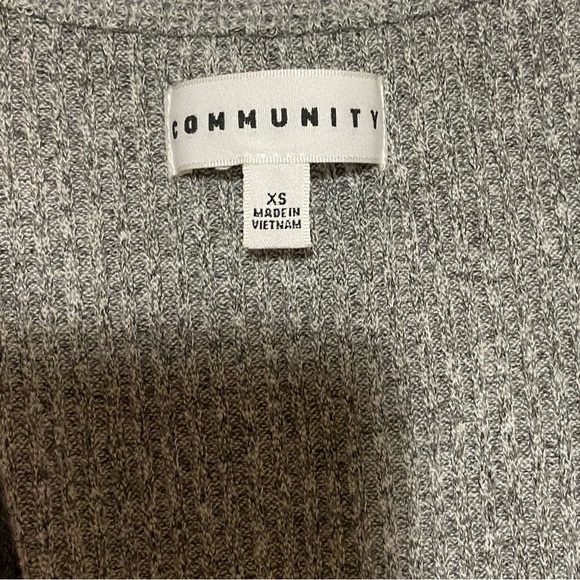 Aritzia Community Ribbed Knit Tank Top (Cropped) - Picture 2 of 3